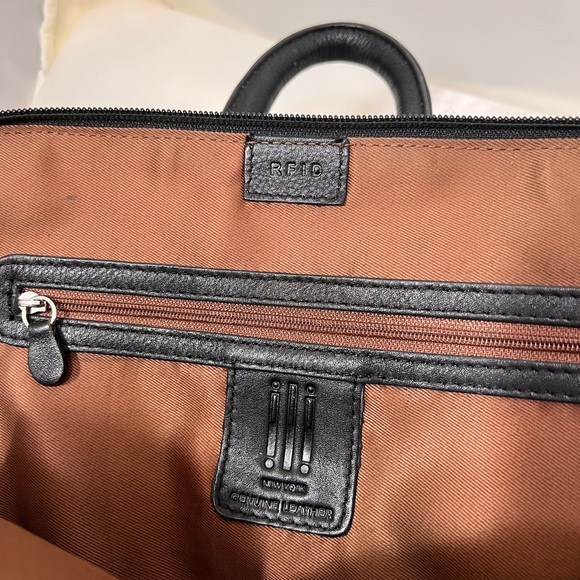 ili New York Small Backpack Toffee/Black - Picture 10 of 13